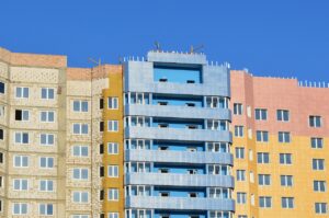在宅ワークにおける暑さ対策としての吸音材と断熱材の効果は？