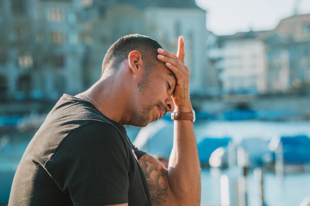 在宅ワーク中の冷房による頭痛対策は？
